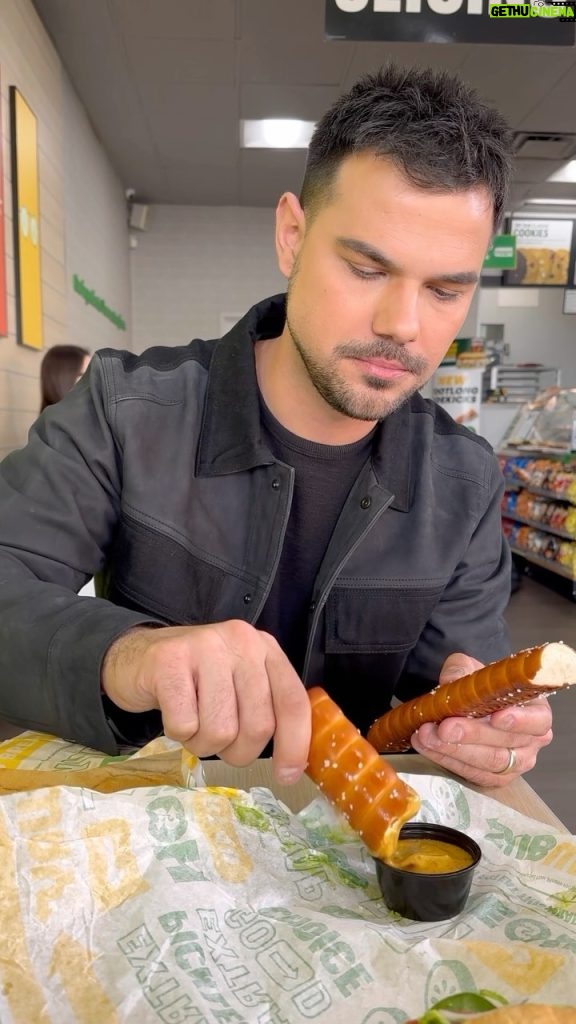 Taylor Lautner Instagram - #ad After celebrating our one-year wedding anniversary, we’ve learned that marriage is about sharing everything - and that means everything - including food. #SubwayPartner One piece of the puzzle for keeping our marriage strong is to always make sure the food is shareable. And with marriage, we are each other’s #1 Sidekick - so why not celebrate that with a footlong treat from @Subway!?