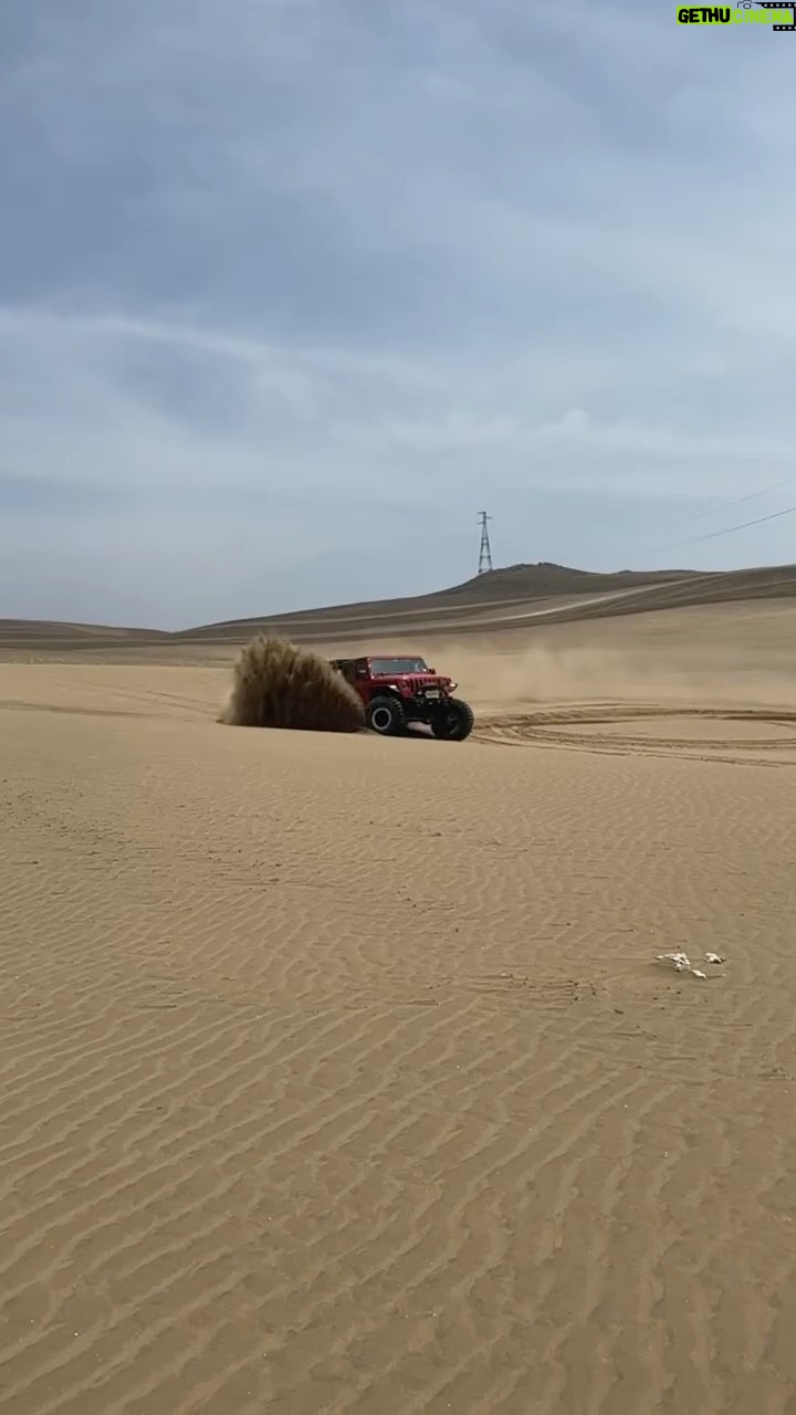 Taz Skylar - 34.8K Likes - I don’t know who thought it’d be a good idea to give me the keys to this car in the middle of a desert… But I’m glad they did! 🏜️ @jorgefano89 @angiemartinz93 @aleramosdc @gaborivas.fd @vdpvincent
