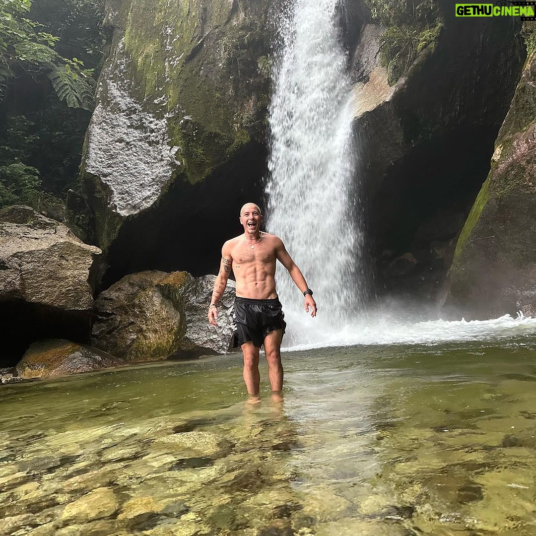 Taz Skylar Instagram - Christmas eve 2023: Wake up at 4 AM in Cuzco. Catch a car, then a train, then hike for hours to Machupicchu, then write out my NY resolutions while I look at the view, bus down, find a hotel and finish off under a cold waterfall. I LOVE PERU ❤️ Machupicchu, Cuzco, Perú
