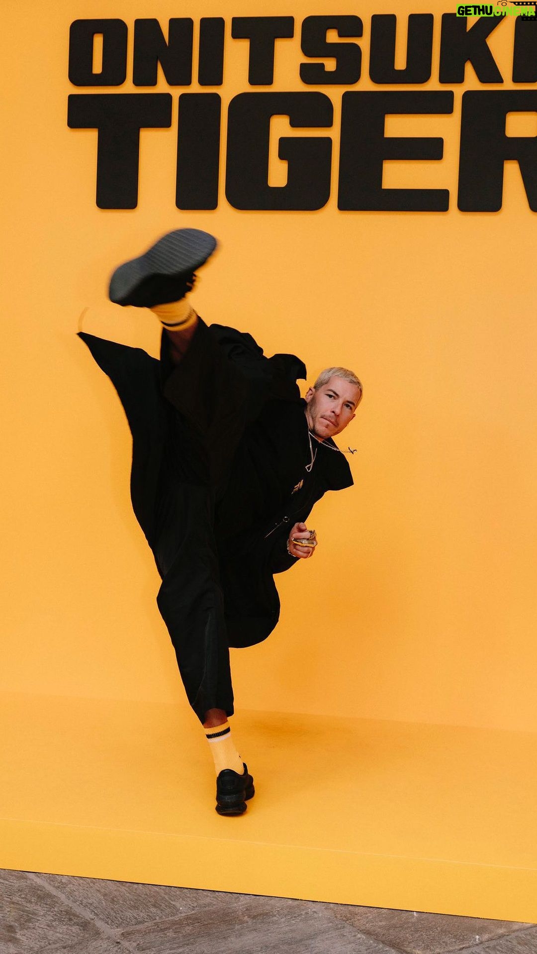 Taz Skylar Instagram - Sick show! @onitsukatigerofficial #OnitsukaTigerAW24 Milan, Italy