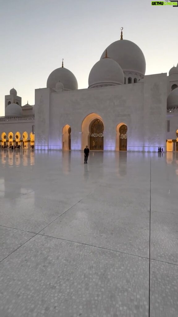 Taz Skylar Instagram - 🕌🇦🇪 @visitabudhabi Abu Dhabi, United Arab Emirates