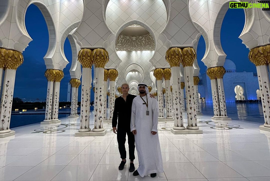 Taz Skylar Instagram - 🙏🏼 Shukran Habibi Sheikh Zayed Mosque