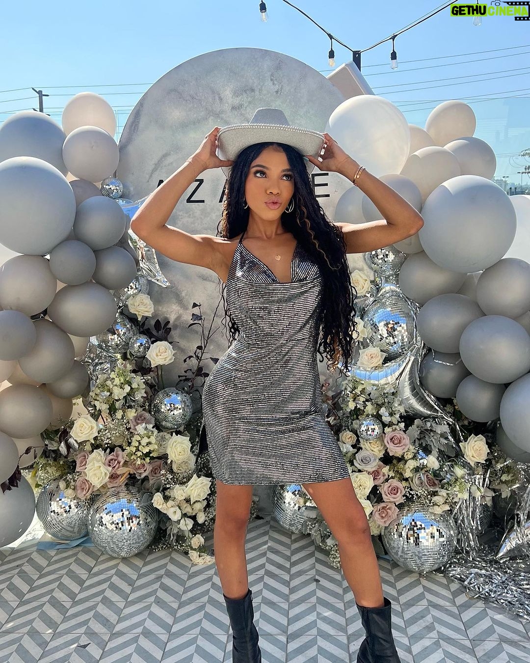 Teala Dunn Instagram - Queen B day š guess where Iām going tonight? šš