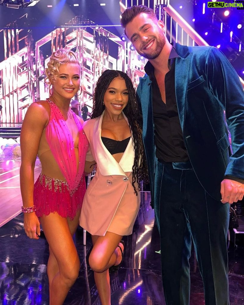 Teala Dunn Instagram - TEAM HARRY!!!! Lets go!!!! So thrilled to be here at @dancingwiththestars supporting! Everyone vote for them Los Angeles, California