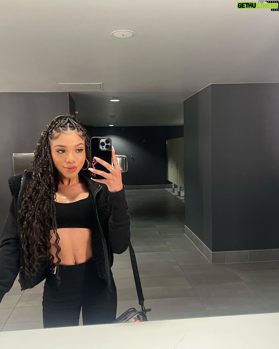 Teala Dunn Instagram - Caused some good trouble at the lakers game today😜 @primevideo