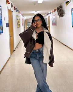 Teala Dunn Instagram - Hey I’m a school girl now😜 Had so much fun volunteering with @influencers.with.impact and @girlsincla presented by @dolcevita helping middle schoolers create vision boards to inspire their future! ♥️ Del Rey, Los Angeles