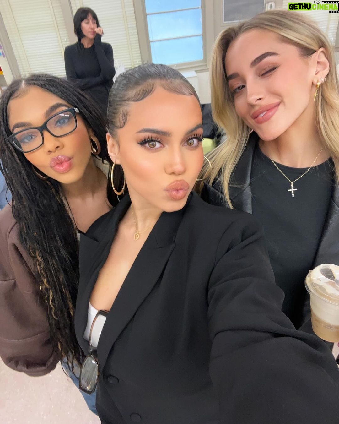 Teala Dunn Instagram - Hey I’m a school girl now😜 Had so much fun volunteering with @influencers.with.impact and @girlsincla presented by @dolcevita helping middle schoolers create vision boards to inspire their future! ♥️ Del Rey, Los Angeles