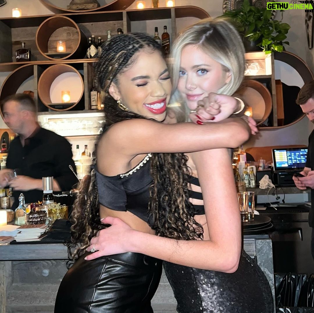 Teala Dunn Instagram - Celebrating holiday season with @forever21 💗