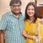 Tejashree Pradhan Instagram – Some meetings are mandatory to complete my Diwali🤗🤗🤗🌸🌸🌸 #extendedfamily 

#HappyDiwali #HappyLife