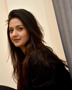 Tejashree Pradhan Instagram - Daily reminder : Your happiness is your responsibility #HappyLife 

📸 @saneshashank