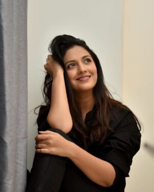 Tejashree Pradhan Instagram - Daily reminder : Your happiness is your responsibility #HappyLife 

📸 @saneshashank