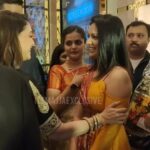 Tejashree Pradhan Instagram - पंचक चित्रपटाच्या ग्रँड प्रीमिअर सोहळ्याला अभिनेत्री माधुरी दीक्षित आणि तेजश्री प्रधानची उपस्थिती😍 #panchak #tejshreepradhan #madhuridixit #itsmajja