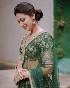 Tejashree Pradhan Instagram - Let your presence describe you😇🧿 just be. #HappyLife Mua @mua_prachisabale Jewellery @jizajewellerystudio Outfit @mihir_designer_studio Captured by @gauravk6677 Styled and managed by @jizajewellerystudio