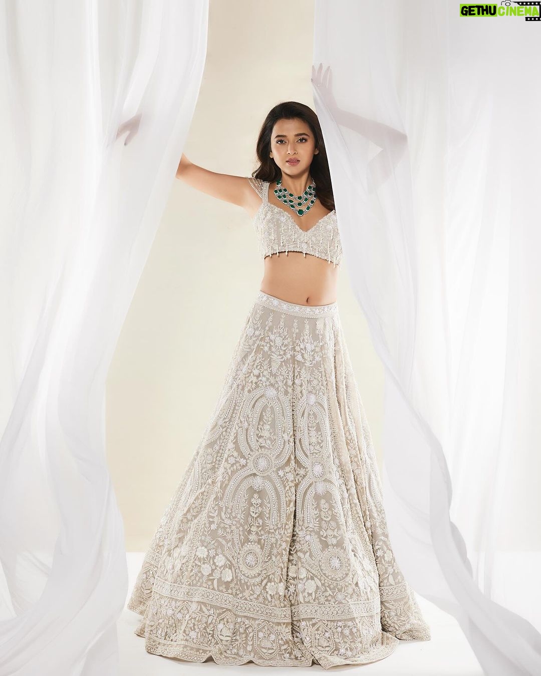 Tejasswi Prakash Instagram - Fresher than you ♥️ . . . . . Magazine: @weddingaffairofficial Producer: @akshat_gutgutia Photographer: @trishasarang Stylist: @natashavohra6 Assisted by: @_shruuttii_ Make up: @billymanik81 Hair: @sheetal_f_khan Videographer: @chalchitrakar Artist Publicist: @atulmishra6 Wearing: @kalighataindia Jewellery: @sonisapphire Heels: @rossobrunelloofficial