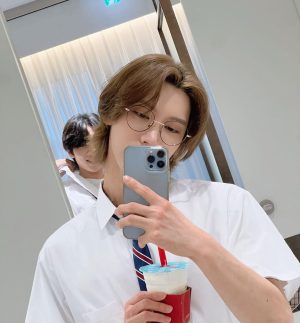 Ten Lee Instagram - 