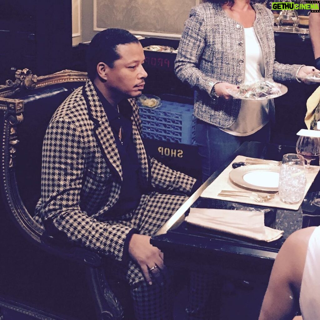 Terrence Howard Instagram - Focused while our director of Episode 1, @sanaahamri, guides us through the infamous dinner scene. If you missed it, season 3 premiere of @empirefox is on Hulu & On Demand. #Empire ✊🏾🦁👑