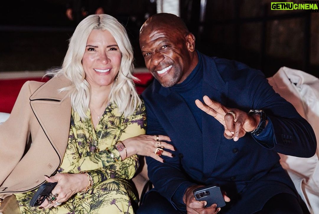Terry Crews - 76.5K Likes - Happy Diwali!! 🪔 Thankful to celebrate LOVE & LIGHT with @lilly and her amazing community of friends and family. May the next year be filled with more of this positive energy! #LoveAndLight2023
📷: @alanvphotos