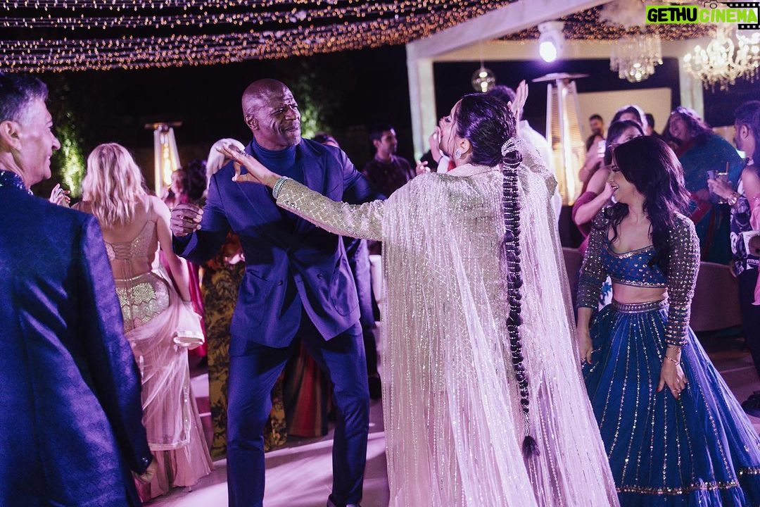 Terry Crews - 76.5K Likes - Happy Diwali!! 🪔 Thankful to celebrate LOVE & LIGHT with @lilly and her amazing community of friends and family. May the next year be filled with more of this positive energy! #LoveAndLight2023
📷: @alanvphotos