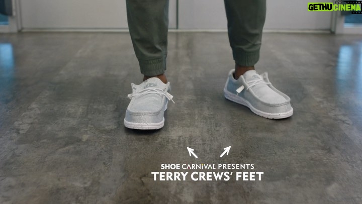 Terry Crews Instagram - #ad Terry Crews here with an exciting announcement. I’m thrilled to partner with Shoe Carnival as their new ‘Spokesfeet.’ That’s right, Shoe Carnival only paid for my feet and not my rippling biceps and million-dollar smile. That way they can pass the savings on to you! Now everyone can go back-to-school with the hottest kicks they’ve been dreaming about all summer. #shoecarnival #spokesfeet #backtoschool