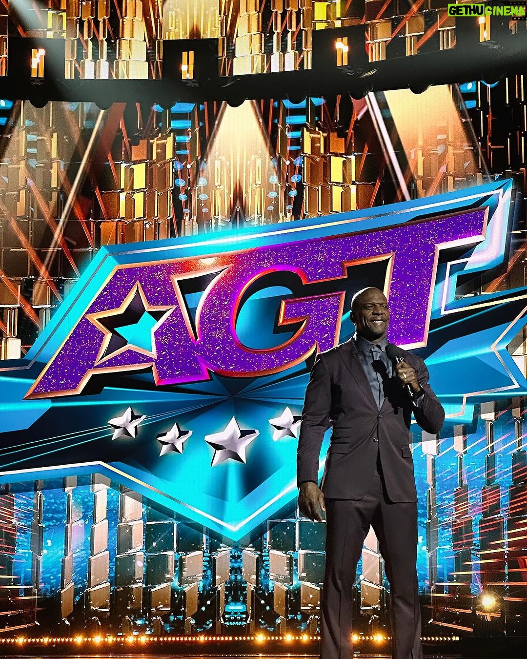 Terry Crews Instagram - 1 hour till the finals begin! @AGT