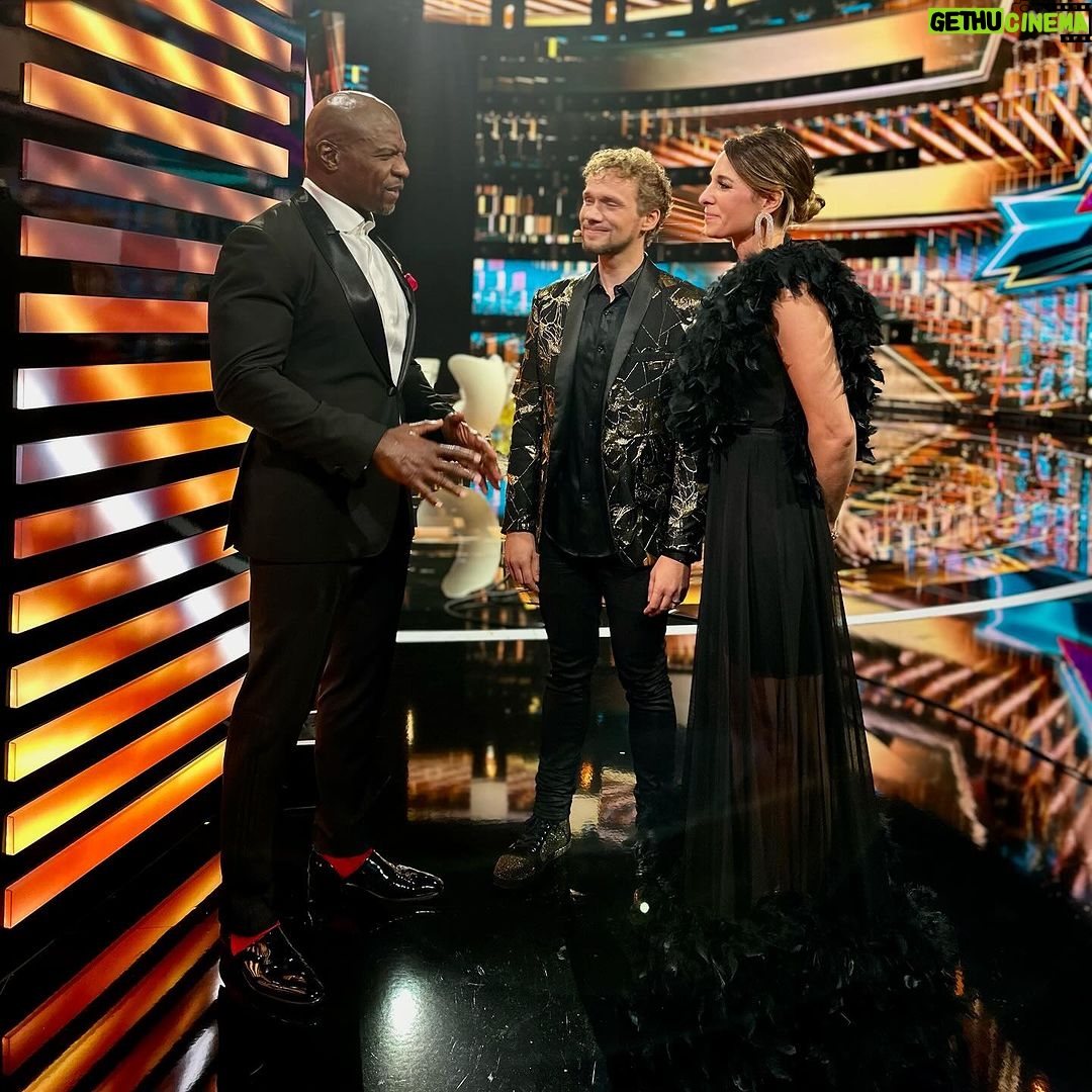 Terry Crews Instagram - Some great acts return to @AGT: Fantasy League this evening, 1 hour till showtime!