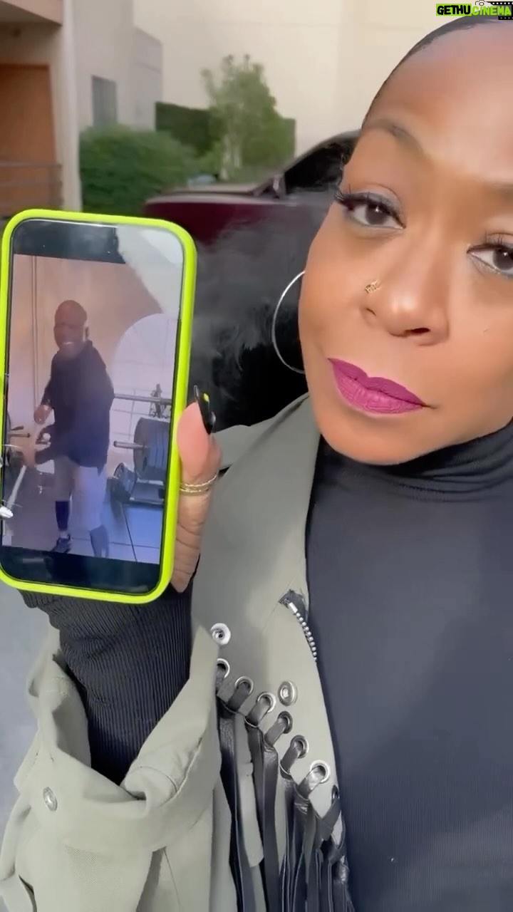 Terry Crews - 212.5K Likes - OF COURSE HER MAN HAS TWO JOBS 😂😂😂
Love you @tichinaarnold!!!
Repost from @tichinaarnold
•
“I’m TICHINA ARNOLD” and #OfCourse … @kevinpollak123 & @terrycrews @cedtheentertainer @iammaxgreenfield @mrmarcelspears @bethbehrs