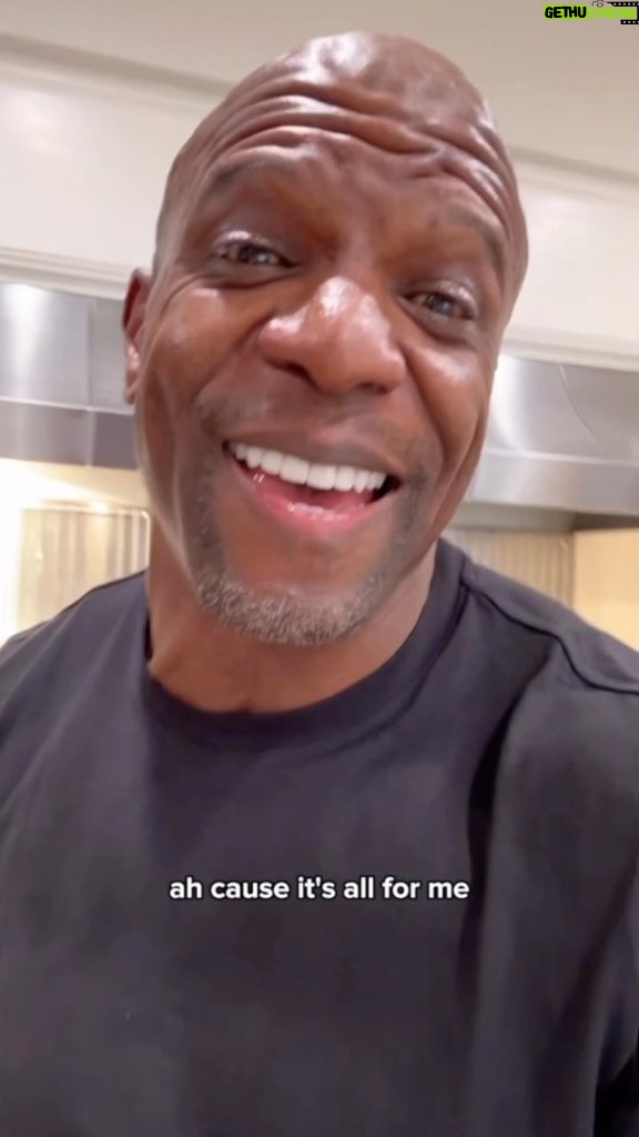 Terry Crews Instagram - Chef Crews reporting for duty!! Here’s my sweet potato pie recipe. Hope you are enjoying some family time!!!