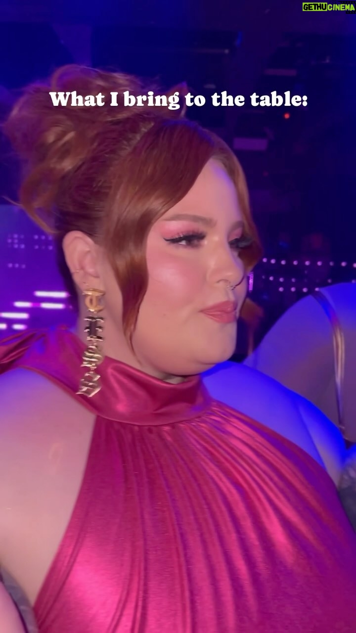 Tess Holliday Instagram - This trend is so cuteπ What do you bring to the table? Wrong answers only π
π» #girlmath #whatibringtothetable #trending #trendingaudio #trendingreels #justagirl