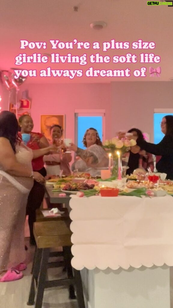 Tess Holliday Instagram - It took a while to get here, but it was worth it 🎀 #softaesthetic #softgirl #coquette #dinnerparty #friendship #plussizefashion #effyourbeautystandards
