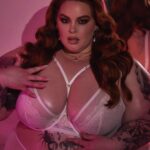 Tess Holliday Instagram – Going into 2024 free as a bird, fearlessly protecting & love this body👼🏻 

Shot by my baby @alexevansphotography 
Hair by my other baby @angelinapanelli 
Makeup by my baby angel @marianamcgrathmakeup 
#plussizemodel #newyear #effyourbeautystandards