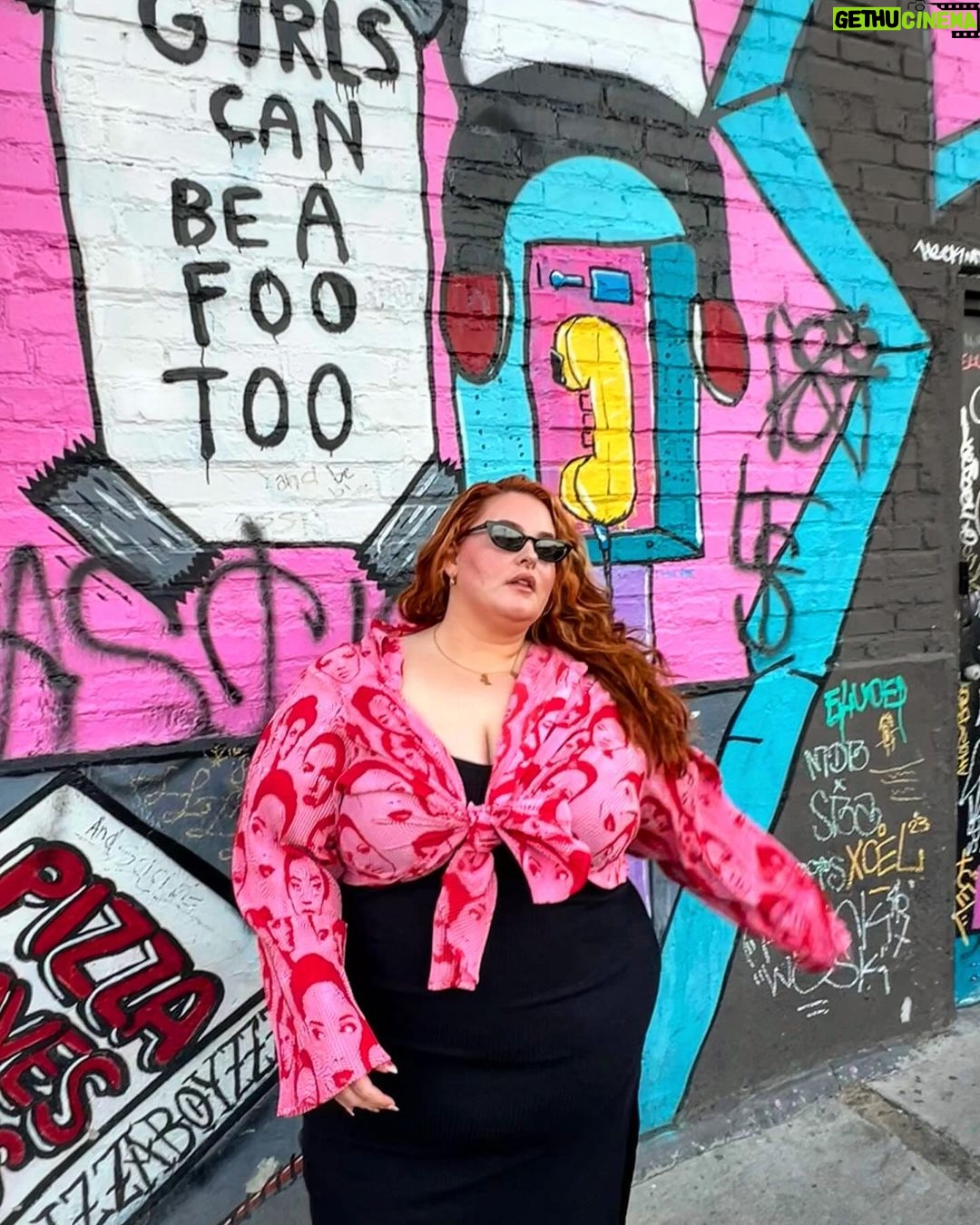 Tess Holliday Instagram - 🎀Outfit repeating is IN for the New Year🎀 #insandouts #newyear