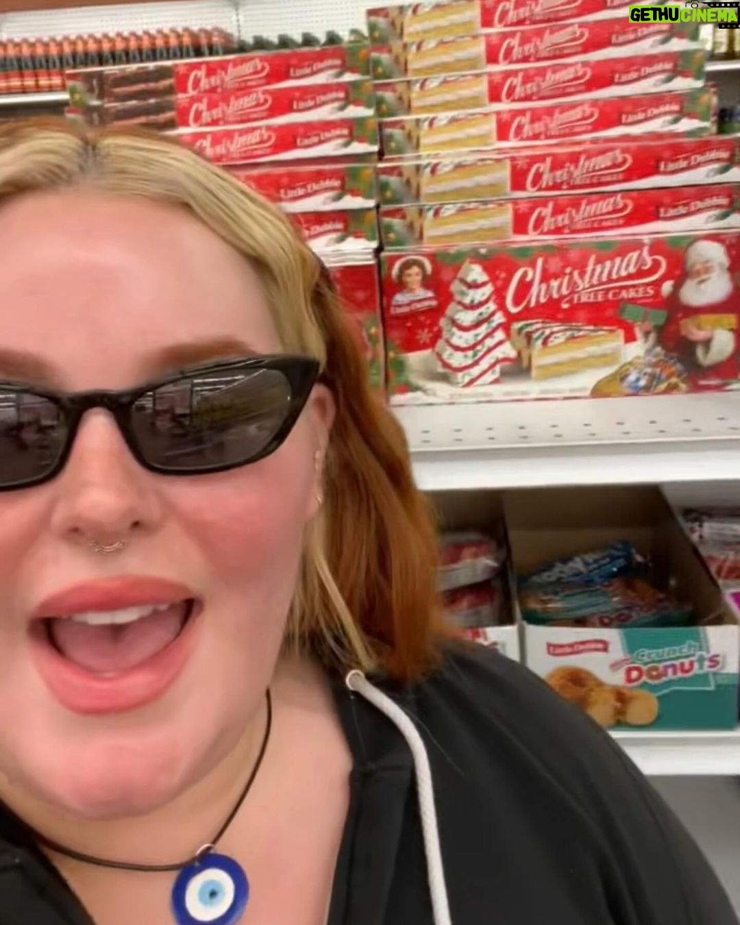 Tess Holliday Instagram - Gobble(me) 😋🤎