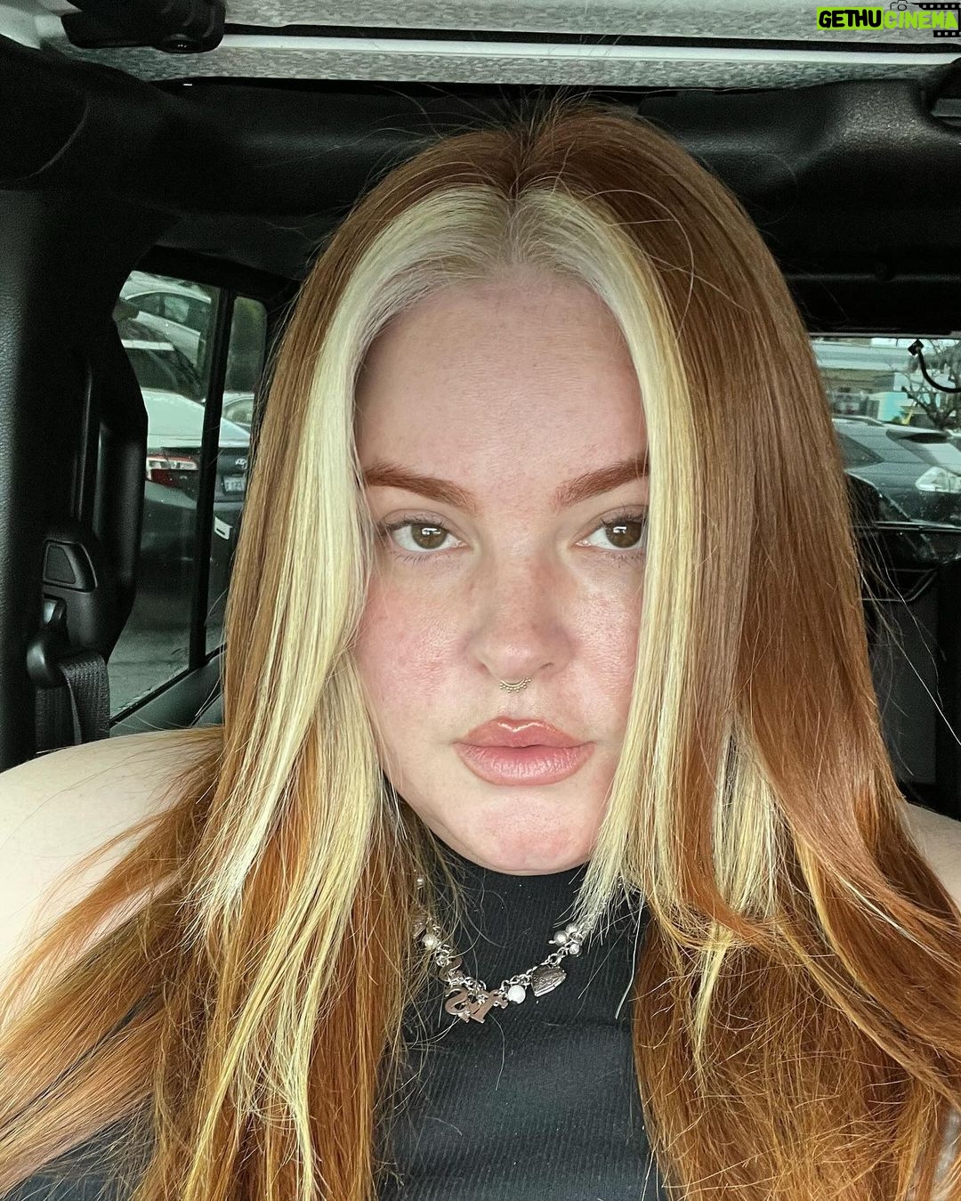 Tess Holliday Instagram - Make me your wallpaper, so I know that it’s real 👼🏻