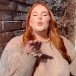 Tess Holliday Instagram – I get SO many questions about how I keep my hair so healthy & shiny, & it’s simple: I’ve been a BOND girl for years! 💁🏻‍♀️ OLAPLEX Nº.7 Bonding Oil has been a staple in my hair care routine for so long, because it’s a wonderful heat protectant, but also gives my hair the shine & frizz control it’s known for! Forever an @olaplex girlie 💅🏻 #olaplex 
#OLAPLEXshine #olaplexpartner