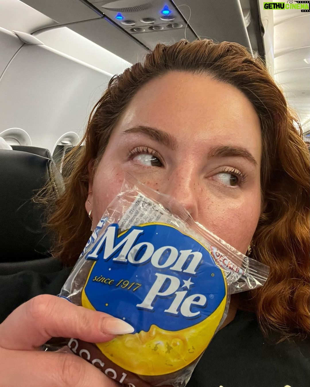 Tess Holliday Instagram - August was eye opening & rough in the most beautiful ways. Here’s to Beyoncé September 🪩🥳 #southerngirl #healing #gratitude