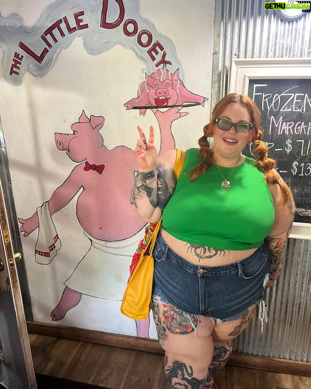 Tess Holliday Instagram - Reunited with my ancestors š¤£š· Iāve officially been back home for almost 3 weeks & I love Mississippi & the food, &&& love my family (even tho parts of it have been difficult)š« BUT ready to get back to my bed/cats/my boo š« Big Sip photo dump pt 1: 1) š½ My aunt @kathyeggers_ took me to one of her favorite college spots growing up & it didnāt disappoint (swipe for proof) 2) Post pool selfies bc I havenāt used heat on my hair since Iāve been here & the humidity has my curls lookin adorbs 3) Watching my lil brother @hunterhoven be the best uncle ever NBD 4) Bo reminding yāall to not let your cowboys grow up to be racist š tee by our friends at @tatefarmstx 5) My niece & I at the most delish Indian food in Hattiesburg MS of all places?! before she goes to college for the 1st time 𤯠loved u since u were itty bitty Allyiah! @rachael_rn12 6) Proof of said food & if you donāt like pickles I donāt like you! 7) My sweet niece & Bo playing with a puppy my dad found in a ditch š they named her Angelš„¹ 8) Branding so good Iām pissed I didnāt think of it 9) Mississippi sunsets go hard !! 10) @monopolygo is ripping my family apart but we are celebrating the tiny victories!!! Holly Springs, Mississippi
