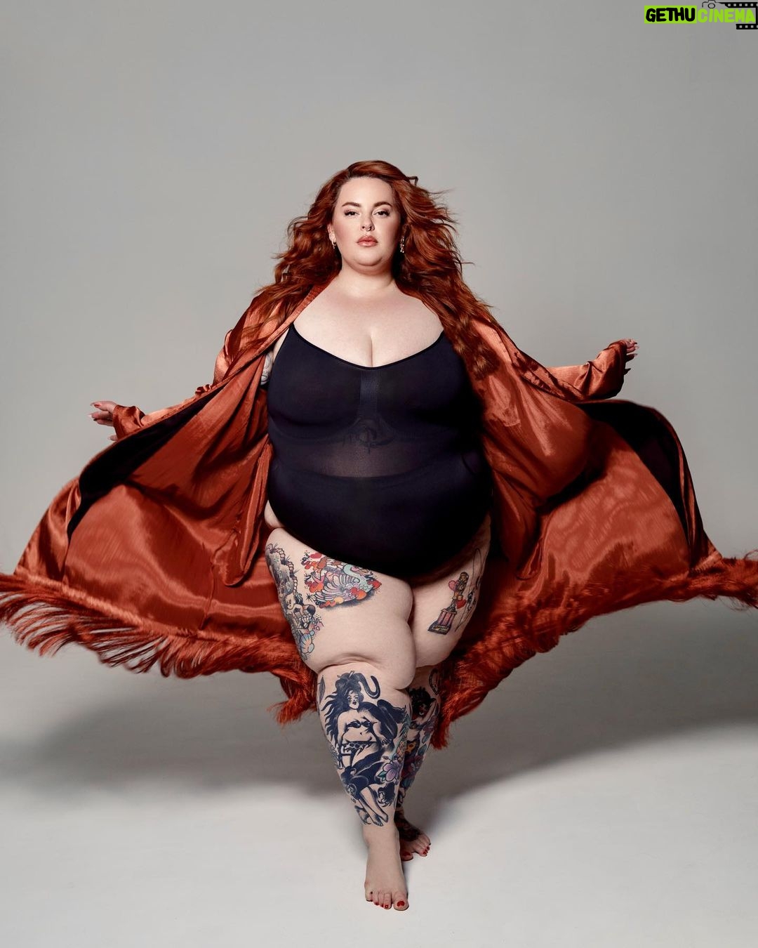 Tess Holliday Instagram - THIRTY ATE!!!! 💁🏻♀️ Today is my birthday y’all!! I feel so honored & grateful to celebrate 3️⃣8️⃣ 🥳 😱I spoke at the @unitednations ! 😱I helped @hm expand their sizes to 4x in the US !! 😱I became an ordained minister & married two of my favorite humans, my family @ponyboy.us @parishelena 🥹 😱I launched my Self Love Workshop which was years in the making! 😱I got divorced! There were SO many personal victories, & wins for the Plus Size community that I’m so honored to have been a part of. I celebrated 6 years with my amazing team @intention.team @livpeeke & am forever grateful they believe in what I’m doing more than ever! I love y’all💕 37 was also the year I said goodbye to our sister @evilpork666 a week after my birthday last year. I’m not going to lie, most of the past year was spent deeply mourning, & trying to remind myself to keep going. The gift I gained from such a tremendous loss was that life is too short to spend energy or time doing anything that doesn’t bring me joy. Time is so precious & I’ve spent so much of it worried about how people viewed me, when I could’ve spent it looking around at the love I’ve cultivated in my life & being fully present in what I’ve built. You get what you put into things, & I’ve really learned how to make some damn good lemonade 😂😉 38 is going to be such a beautiful year & the season I fully get out of my own way, out of my head & start living. I’M GONNA REALLY BE OUTSIDE! To all of you: I love you I love you I love you. If it wasn’t for each & everyone of you I wouldn’t have my beautiful life. I can’t thank you enough for being part of my journey (new & true!) & I’m so grateful to everyone who made my year so special! 💕♋️💘 If you’re out in West Hollywood tonight, don’t be shy, gimme a big gay bday hug! 🥳💕💘💕💘💕 #birthdaygirl #cancerszn #comeonbarbieletsgoparty
