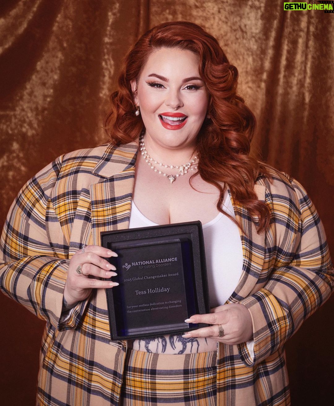Tess Holliday Instagram - Today I’m speaking at the @unitednations for the first ever World Eating Disorders Action Day @alliancefored. For over a decade, my body has been dissected by the world - judged, mocked, & treated like an entire separate entity. I am not my body - I am not my eating disorder - I am not my weight or perceived health - I am not my trauma. I’m so honored to accept the @alliancefored Global Changemaker Award. Thank you to The Alliance for this honor. May we continue to smash the stigma together, so that not one more life is lost to this insidious disease. #effyourbeautystandards #notonemore Photos @alexevansphotography HMU @rainbowchatman United Nations Headquarters