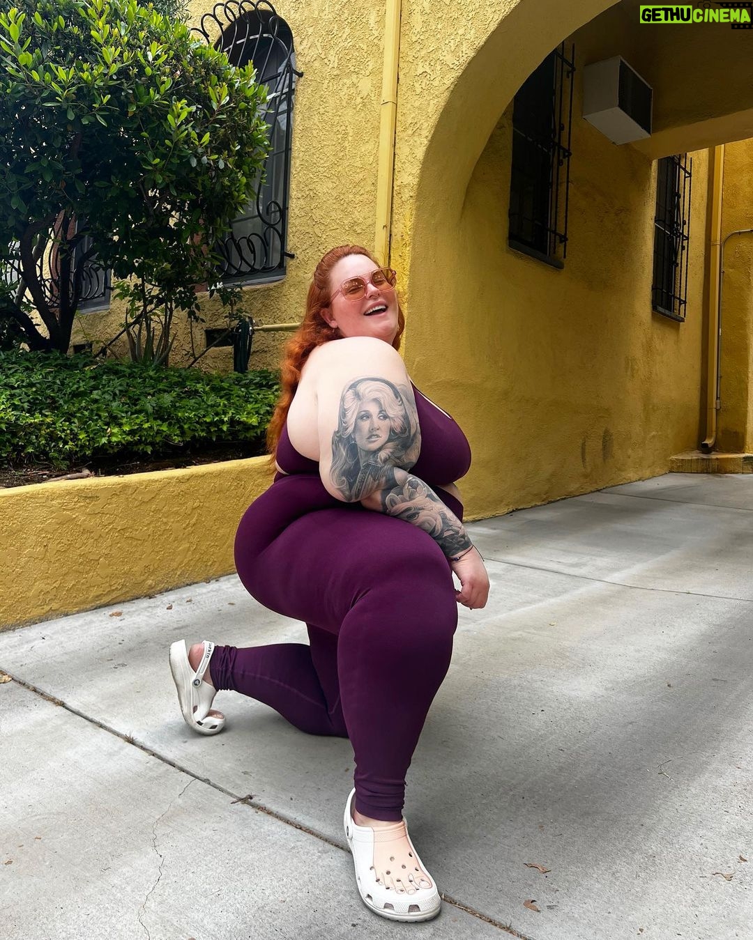 Tess Holliday Instagram - Moving my body daily in nature. Friends who show tf up. Buying myself flowers. Prioritizing what prioritizes me. Soft girl era. Boundaries. Sunshine on my skin. Finally giving myself more than what I give others 🫶 West Hollywood, California