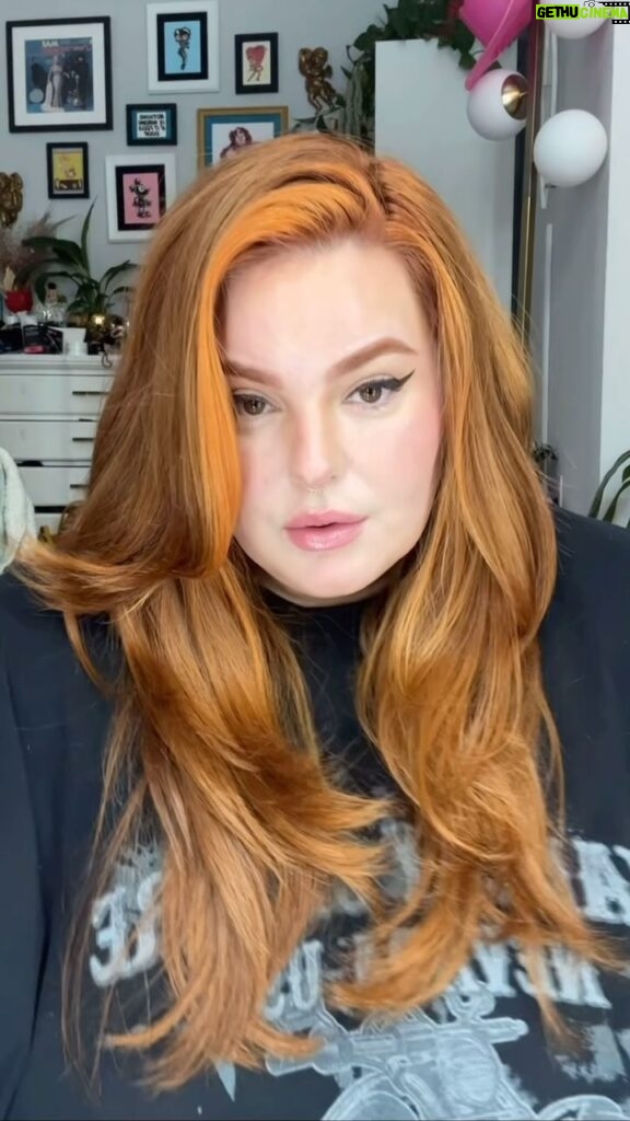 Tess Holliday Instagram - All I wanted for Christmas was my red hair back @hairbymelissasilva delivered as always!! #redhair #redhairdontcare #coppercowboy #copperhair #hairtrends #hairtransformation *This isn’t my audio but I couldn’t find it on IG*