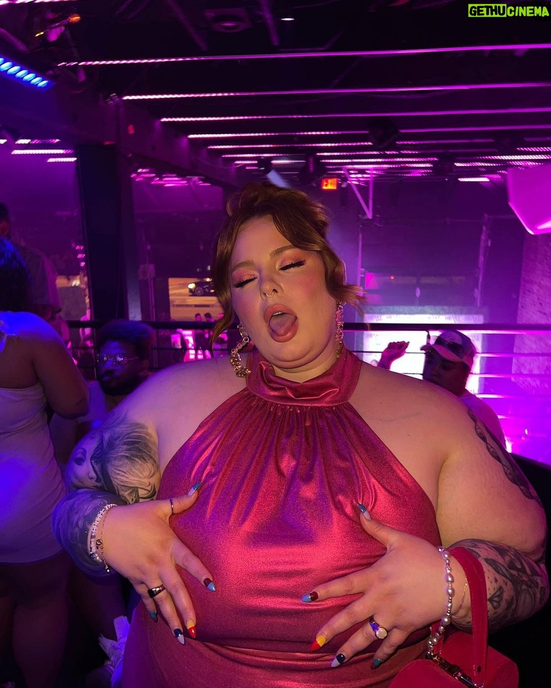 Tess Holliday Instagram - Still dreaming about my birthday, dancing to @aqua.dk alongside my wonderful friends, surrounded by bouquets from loved ones, slumber parties with my kiddos in a beautiful hotel, cherishing every passing moment with the awareness they are growing older. Amidst an abundance of so many breathtaking moments, my gratitude for life deepens. These experiences have been hard-earned, cultivating my capacity to love wholeheartedly and unconditionally. In this cherished space, self-awareness flourishes, and the unwavering recognition of my own inherent worthiness pervades. Sometimes I canβt believe my life turned out even better than my dreams, but then Iβm afraid it is a dream & Iβll wake up from it!π₯Ή Fat & Queer community changed my life, & continually reminds me just how loved I am. Turning 38 is already such a beautiful gift. Special thanks to @heartweho @palisociety for giving me the perfect pink Barbie bash! & to my glam- yβall ate it UP as always!! @angelinapanelli @makeupartistmichael π π©·π ππ©·ππ©·ππ©·π #cancerseason #cancerszn #julybaby #aqua #queerbbangel #comeonbarbieletsgoparty