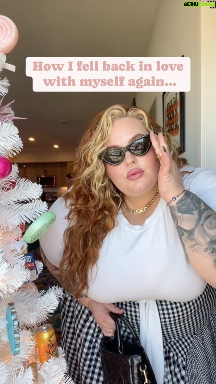 Tess Holliday Instagram - 🤍 Read Caption 🤍 Believe it or not, imposter syndrome kicked my butt for a good part of this year. Somewhere between healing and rediscovering what makes me happy, I gave up on myself a little. “I’m trying” became something I said regularly until a friend said to me “stop trying & just do it”. That moment with a few other conversations with myself and friends helped me take a step back and start prioritizing my happiness and over all health. ➡️ Here’s a few things I’ve been doing the last couple months to retrain my brain and create better habits: 🩷 5 mins of meditation in the morning before grabbing my phone and gratitude journaling every single night 🩷 Eating within the first hour of waking up, and reminding myself I deserve to eat well 🩷 Limiting my caffeine (it contributes to my anxiety) 🩷 Getting dressed up every single day (because working from home & wearing the same hoodie daily will make you feel blah) Trust me lol 🩷Moving my body everyday for 20 minutes, whatever that looks like (I love Pilates & walking!) 🩷 Taking my time to do my skincare routine every single day because why?? I deserve it! My body too, not just my face. 🩷 Open my mail immediately and deal with it, don’t make a pile because I know I won’t get to it later 🙃 🩷 Planning out everything, work, activities with my boys, seeing friends, but making sure I see people and don’t rot away at home 🩷 Daily affirmations and ZERO negative words about myself or others 🤝 Find a routine that works to you and stick to it. I promise you’re worth it! 🥰