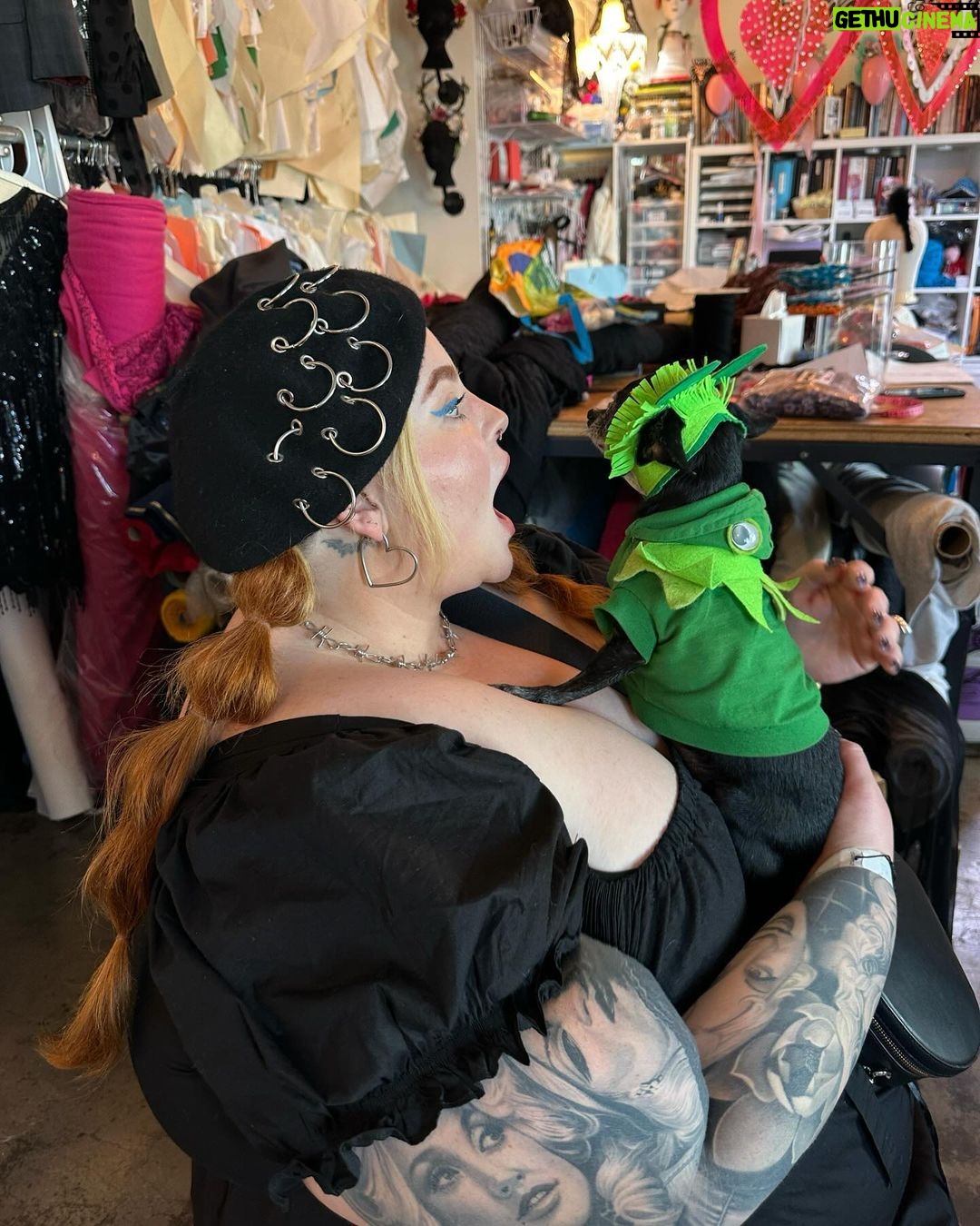 Tess Holliday Instagram - Feeling froggy HBU? 🐸💕
