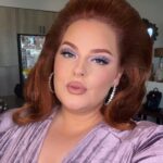 Tess Holliday Instagram - Gagged over this glam!!! Thank you @ninawest for inviting us to @hairsprayontour! My stepmom was the perfect date ➕ my glam team did their magic 🪄 & she got her hair & makeup done for the 1st time🥹 You must go see Hairspray while it’s in town, Nina & the entire cast are phenomenal! I loved seeing everyone dressed up for the theater & the cherry on top was having my dear friend @rickilake with us to celebrate! I’m in awe that so many of my hero’s became my friends & I get to be who I am today because of them! Lastly, lil friendly reminder that Fat/Plus Size representation is just as important as ever & the fat girl can (& does!!!) get her dream man/person/career/life while looking flawless while doing so 💅 💖! thank you to @marianamcgrathmakeup & @antoinemartinez for dreamiest glam on me & @mayelypaez & Antoine for making my stepmom feel even more beautiful! 🫶 #hairspraymusical #hairspray #hairspraythemusical #broadway #60sfashion #60smakeup #60shair Dolby Theatre, Hollywood
