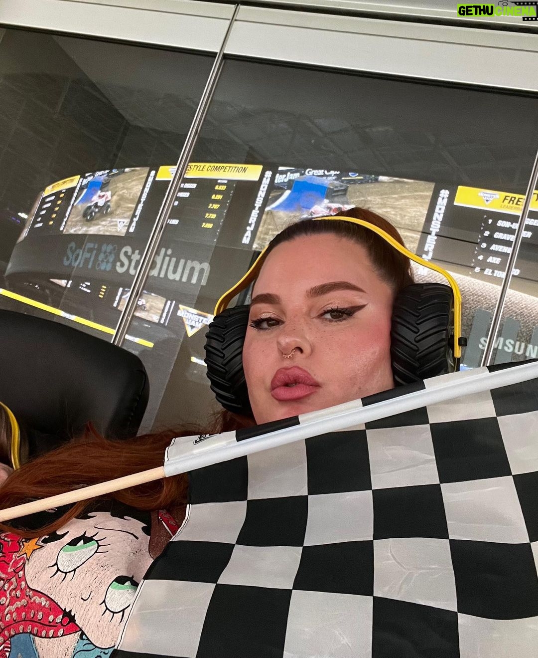 Tess Holliday Instagram - you can keep coachella, I’m a monster truck girl🤘🏻🛺🤣🛞 thank you as always to @thebillhorn & @marquecomm for making @monsterjam a tradition in our family & something we look forward to every year! I’m so glad my step mom got to experience it with us this time too & I want to publicly apologize bc she is still sad I didn’t introduce her to @sarahmgellar aka Daphne (Buffy to me🔪) 😩 hair @angelinapanelli duh tee @ebay vintage shorts @goodamerican purse @evilpork666 ❤️🩹 attitude baby jesus #monsterjam #monstertrucks #sofistadium #vintageclothing SoFi Stadium