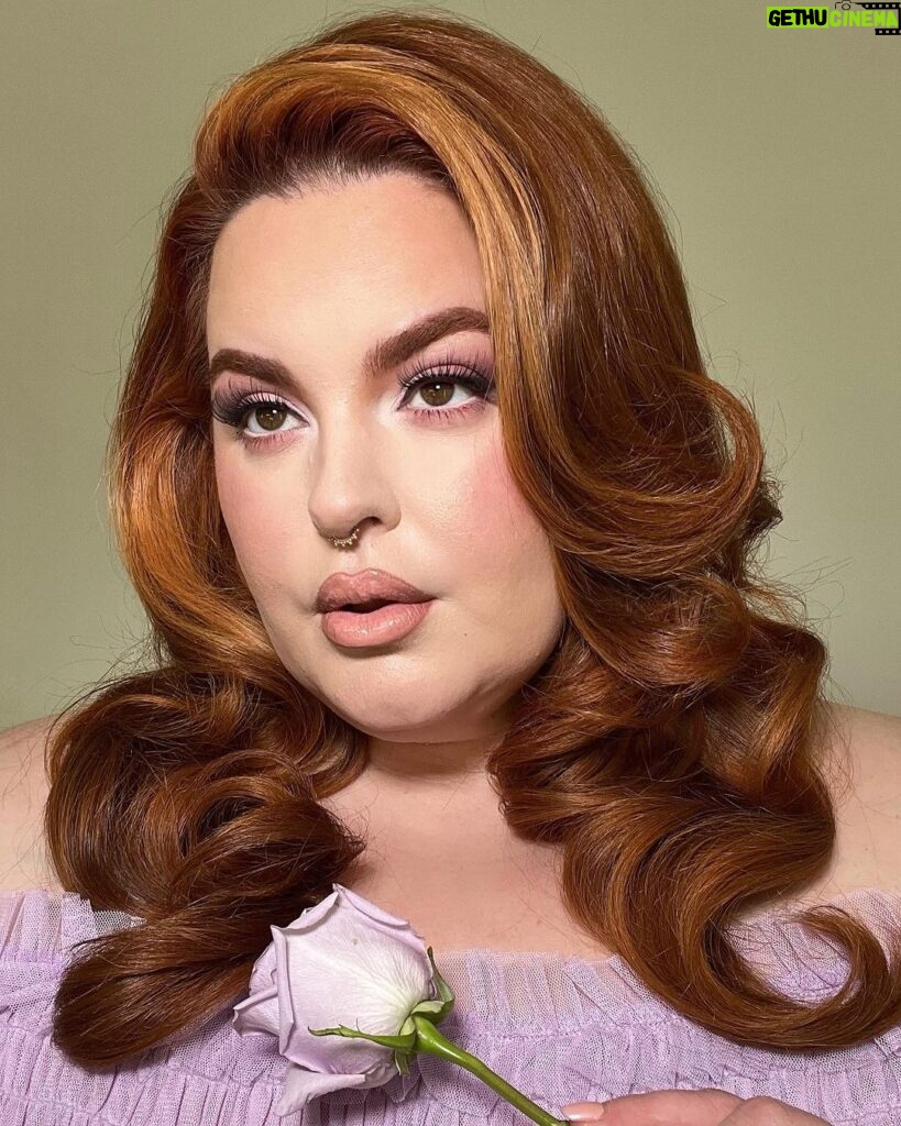 Tess Holliday Instagram - Growing up I never felt “pretty”, & I definitely didn’t like what I saw in the mirror. I know beauty is more than makeup & getting dressed up, but seeing myself in full glam for the first time truly changed my life. I was a makeup artist long before I ever stepped on set as a model, so my love for makeup runs deep. @marianamcgrathmakeup has been one of my favorites artists to create with the last few years & every time she touches my face I swear I don’t know how to act. I love you Mari, your talent is endless. 💕Hair by the iconic @alanaschober ilysm too! #glam #makeup #makeuplover #glamgirl