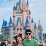 Théo Medon Instagram - Meu primeiro dia e minha primeira vez em um parque da Disney! 💫💙🎉 Que isso mundão, isso é lindo demais! Tudo perfeito @meu.sonho.magico #theomedon #meusonhomagico #disneyworld Magic Kingdom At Walt Disney World