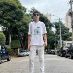 Théo Medon Instagram - Ele é do bussiness também! 💫um rapazin passando o dia participando das reuniões de planejamento e estratégias 😁 me segura! 🙃 #theomedon #actor #quatrok São Paulo, Brazil