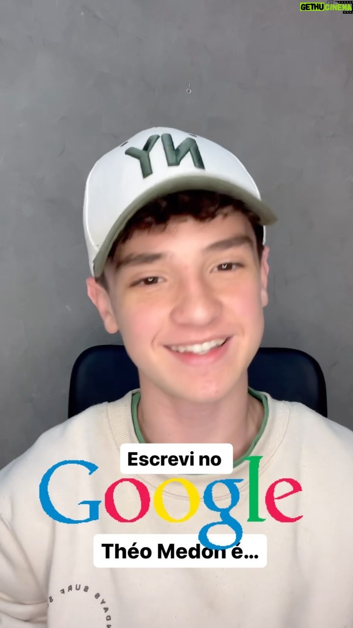 Théo Medon Instagram - O que vocês perguntam pro #google sobre mim.. tá, de pegação vocês querem saber, mas quantas novelas eu já fiz nada né! 👀🫣