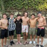 Théo Medon Instagram - Fiz 14 🎉 Comemorei do jeito que eu gosto, eu e mais 20 mulekes jogando um fut o dia todo! ( mas só os artistas toparam uma foto kkk) A última é a clássica: jogador caro não olha pra foto😎 🏠 @appito #theomedon #theomedonfaz14